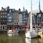 Aparthotel Adonis Hauts De Honfleur 3*