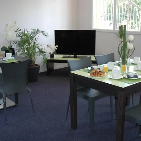 Aparthotel Adonis Hauts De Honfleur Équemauville