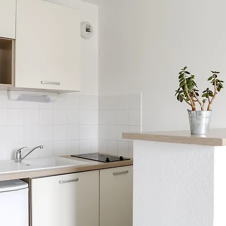 Adonis Hauts De Honfleur Apartmanhotel 3*