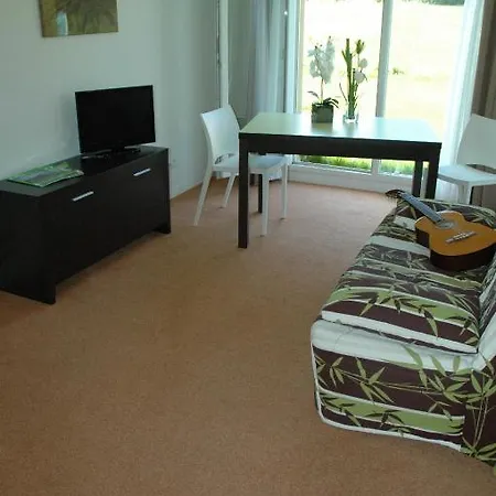 Adonis Hauts De Honfleur Apartmanhotel 3*