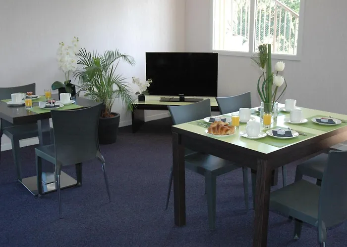 Hotel apartamentowy Adonis Hauts De Honfleur Équemauville