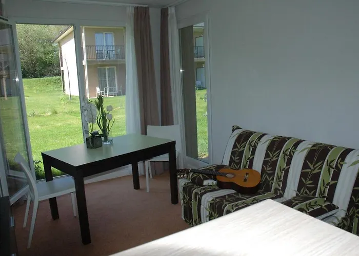 Adonis Hauts De Honfleur 3* Équemauville